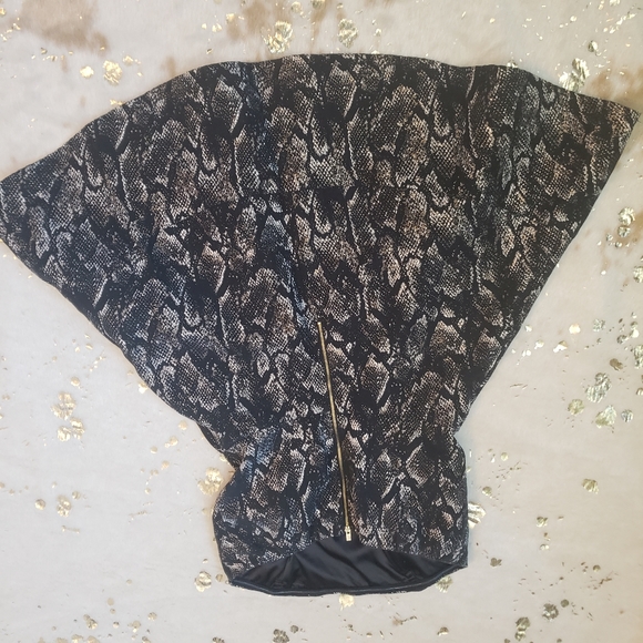 NEW Express 6 Snakeskin Black Gold Mini Dress - Picture 7 of 10